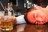 Đỏ mặt khi uống rượu có phải tửu lượng cao và 3 sai lầm giải rượu dễ gây đột quỵ