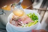 Lời khuyên đến những người có thói quen uống cạn nước phở