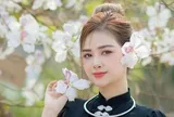 Ca sĩ Dương Hoàng Yến, gây sốt với tiết mục vừa hát live vừa chơi đàn đá trước 20.000 khán giả