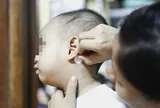 Bé 7 tuổi ở TP.HCM bị rối loạn tâm thần cấp tính: Bác sĩ phát hiện thủ phạm đến từ miếng dán chống say tàu xe
