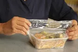 Thường xuyên đựng đồ ăn nóng trong túi nhựa, người đàn ông sốc nặng khi nhận được chẩn đoán loại ung thư này từ bác sĩ