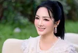"Phú bà kín tiếng" của Vbiz: U60 "xin một vé về tuổi thơ"
