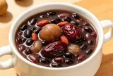 Đậu đen đem nấu cùng 2 thứ này sẽ bổ gan và máu, giảm nhiệt bên trong, ngủ ngon, có làn da hồng hào