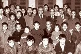 Chủ tiệm vàng nuôi 8 con thành tài, 4 người là giáo sư: Con út đã 90 tuổi vẫn "gây sốt" MXH bởi khả năng tiếng Anh đỉnh cao