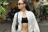 Giới trẻ lăng xê mốt khoe nội y trên phố