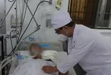 Nhóm bạn uống rượu mua gần nhà, 1 người tử vong, 2 người nhập viện cấp cứu