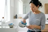 Cách vệ sinh vòi sen bị đóng cặn trắng
