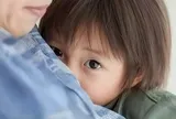 Khảo sát phát hiện: Một hành động ở nhà của rất nhiều cha mẹ đang vô tình khiến con cái ngày càng tự ti, nhạy cảm!