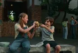 Hai ông bố, một cuộc chiến ngầm: Khi máu hiếu thắng của đàn ông trở thành công thức để chuỗi siêu thị Thuỵ Sỹ bán được bộn rau củ