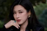 Mỹ nữ Chu Châu thời đi học "bất thường" như nào mà cô giáo phải thốt lên: Em rốt cuộc có bao nhiêu bố mẹ thế?