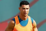 Cristiano Ronaldo có động thái đầy ẩn ý giữa "tâm bão"