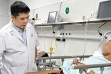 Xà beng dài 1,5 mét đâm xuyên đùi người đàn ông khi đang làm việc