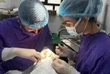 Dập nhãn cầu, lệch thủy tinh thể vì quả cầu lông đập vào mắt