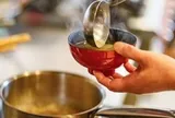 Vì sao có người nấu cơm bằng nước luộc gà? Công dụng gây bất ngờ