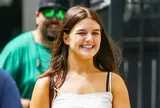 Lý do khiến Suri Cruise - con gái của tài tử Tom Cruise cắt đứt mối liên hệ pháp lý với cha ruột