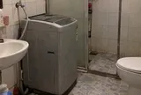 Tại sao ngày càng nhiều gia đình không còn đặt máy giặt trong nhà vệ sinh? 2 vị trí mới khô ráo, gọn nhà, dùng cũng thuận tiện hơn