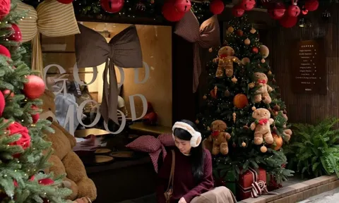 Những góc sống ảo Giáng sinh 2025 gây sốt ở Hà Nội, TP.HCM 0