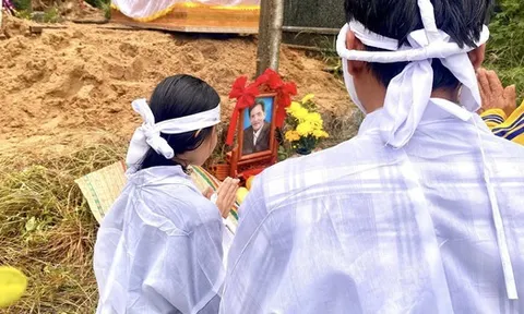 Gia đình nghệ sĩ Thương Tín đăng 3 thông báo khẩn sau 11 ngày ông qua đời