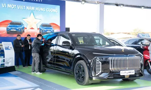 Dàn xe điện VinFast 'chiếm sóng' tại Triển lãm Vietnam Mobility Show 2025 0