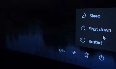 Vì sao nút khởi động lại cứ như "thuốc tiên"? - Điện thoại, TV, máy tính mà lỗi cứ bấm xong là khỏi hết?