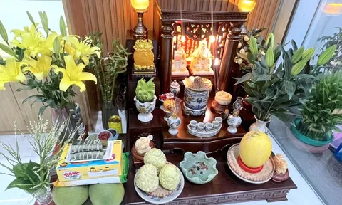 Văn khấn bao sái bàn thờ thần Tài cuối năm 0