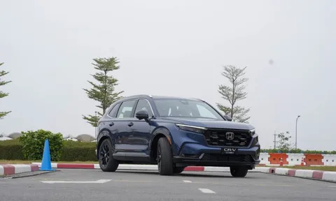 Honda lắp ráp CR-V e:HEV mới tại Việt Nam, bỏ cần số truyền thống 0