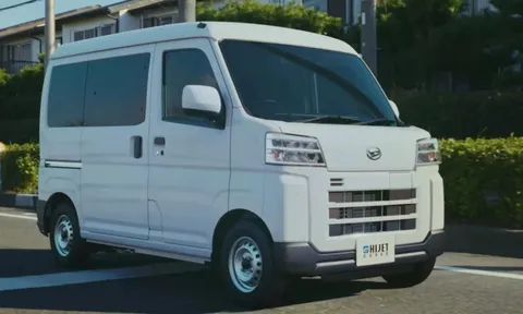 Chạy 200 km mỗi lần sạc, xe tải van thuần điện của Toyota ra mắt tại Nhật Bản 0