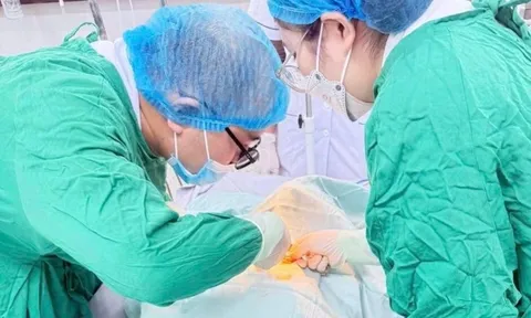 10 phút thần tốc giành sự sống cho cụ ông bị ngừng tuần hoàn 0