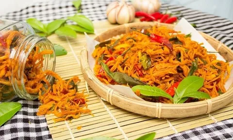 Mẹo hay làm khô gà xé cay đậm vị đón Tết, đã ăn là không thể ngừng