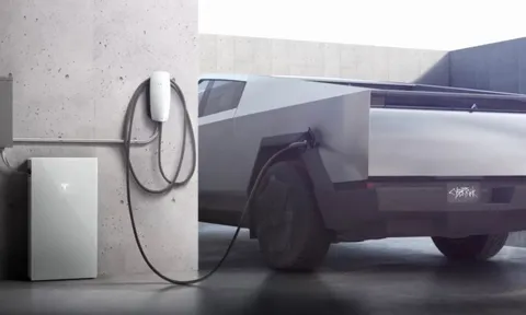 Chủ xe Tesla có thể kiếm tiền nhờ bán điện từ pin 0