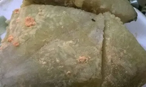 Bánh chưng có 3 dấu hiệu này đừng tiếc mà ăn: Nhiều gia đình dễ bỏ qua sau Tết