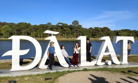 Lâm Đồng đón gần 1 triệu du khách dịp Tết Nguyên đán, doanh thu 1.800 tỉ đồng