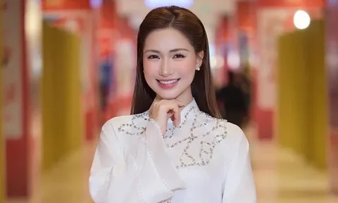 Thực hư việc Hòa Minzy bất ngờ được tặng 6 cây vàng?