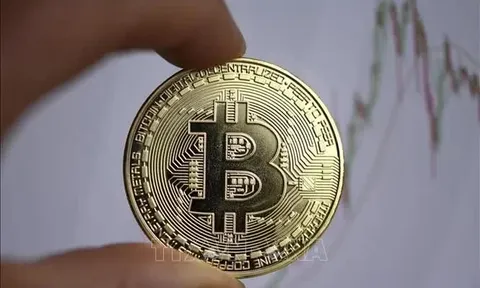 Bitcoin phục hồi nhẹ sau cú sốc
