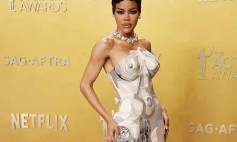 "Mỹ nhân gợi cảm nhất thế giới" diện đầm "nude nghệ thuật" lên thảm đỏ