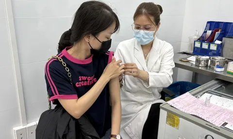 Người dân đi tiêm vaccine phòng bệnh dại tăng vọt sau Tết 0