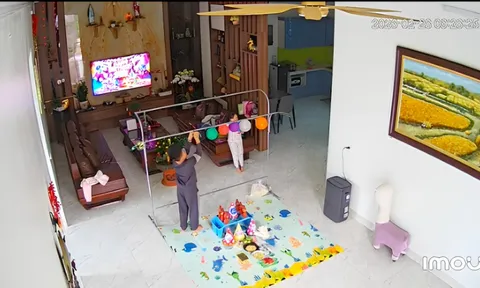 Xem clip 2 em bé tổ chức sinh nhật cho mẹ, dân mạng khen 'sao mà khéo dạy con'