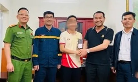 Cán bộ công an bất ngờ nhận được số tài khoản lạ chuyển tới nửa tỉ đồng