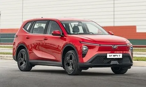 Thị trường ô tô tháng 2: VinFast áp đảo, Toyota Hilux soán ngôi bán tải