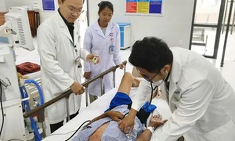 Du khách đột quỵ ở Côn Đảo, thoát nguy kịch nhờ chuyến bay cấp cứu 300 triệu