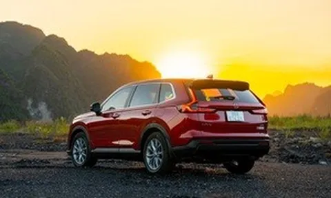 Honda CR-V 2026 bản xăng bổ sung trang bị, giá từ 1,039 tỷ đồng