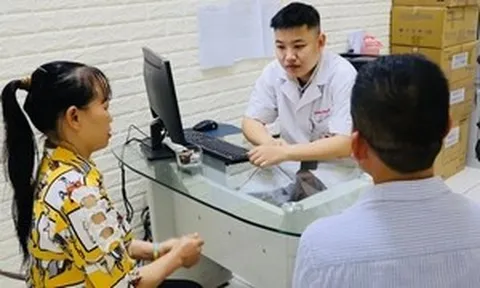 Bác sĩ ép tim cứu người giữa phố: Gia đình nạn nhân nghẹn ngào nói lời cảm ơn