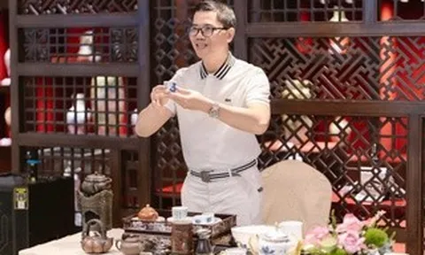 Tỉ phú, hoàng tử và chén trà vô ngã