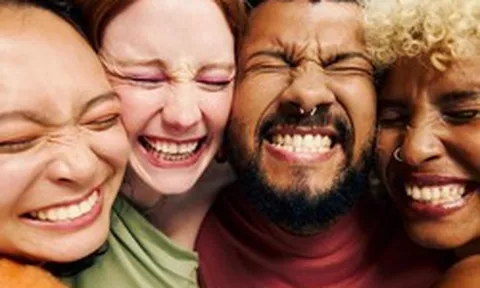 Báo cáo của Liên Hợp Quốc: Lý do khiến bạn không hạnh phúc – không phải tiền bạc, mà là thứ dùng mỗi ngày