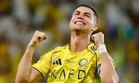 Đẳng cấp Ronaldo: Vừa trở lại sau chấn thương đã lập cú đúp
