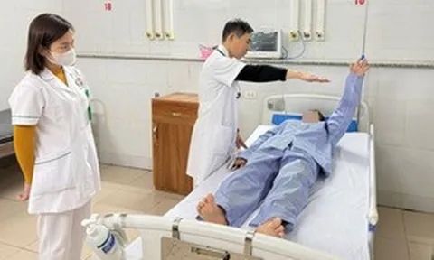 Bước 1 chân vào 'cửa tử' vẫn nghĩ chỉ trúng gió, 3 dấu hiệu sớm báo đột quỵ