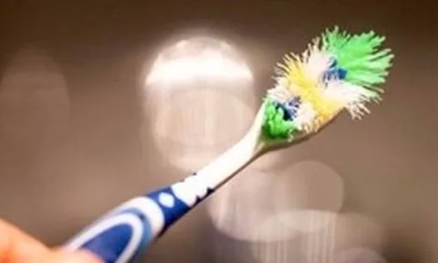 Bao lâu nên thay bàn chải đánh răng 1 lần?