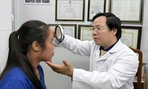 'Hỏng' da mặt vì dùng mỹ phẩm mua online