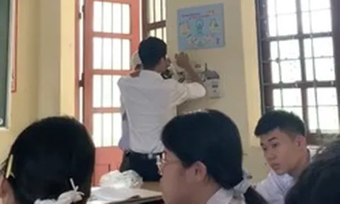 Lớp hỏng quạt giữa cái nắng 37 độ C, hành động của thầy giáo dạy Lý sau đó khiến trò phải cắt clip khoe ngay lên mạng