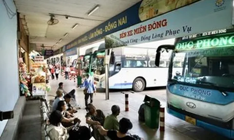 Đi lại dịp lễ bắt đầu nhộn nhịp